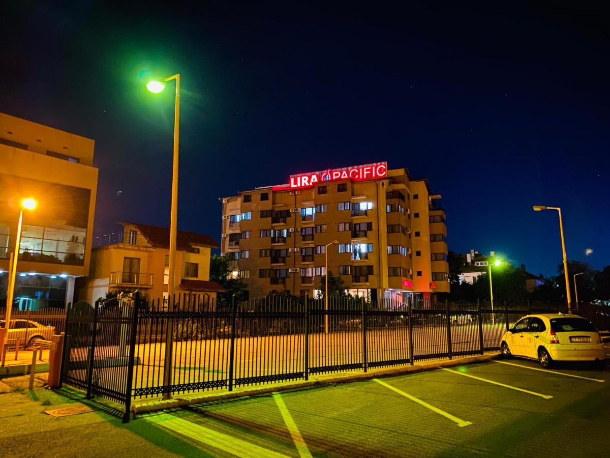 Lira Pacific Aparthotel Constanta Exterior photo