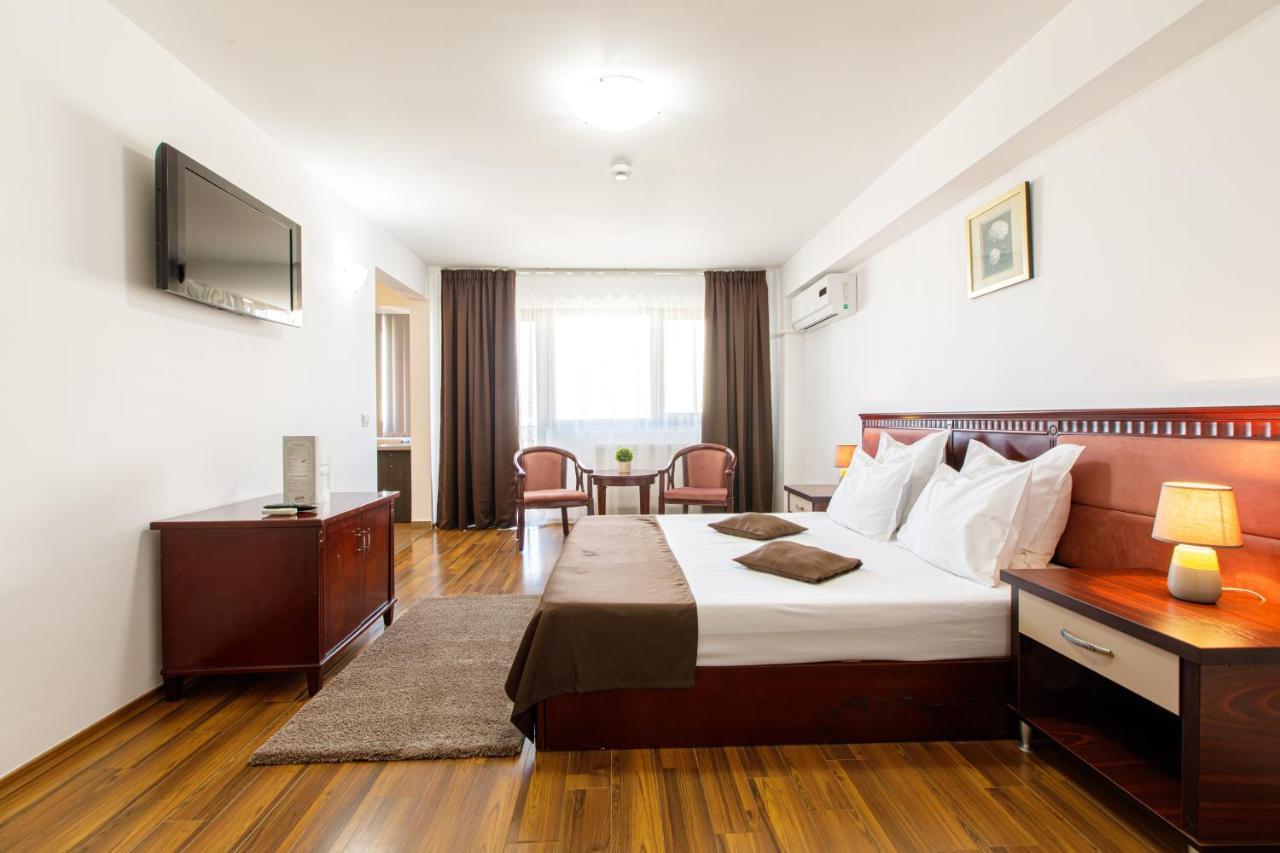 Lira Pacific Aparthotel Constanta Exterior photo
