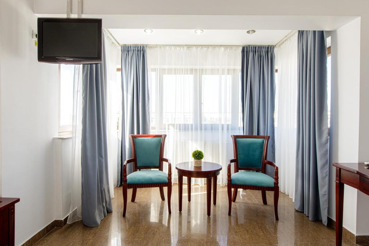 Lira Pacific Aparthotel Constanta Exterior photo