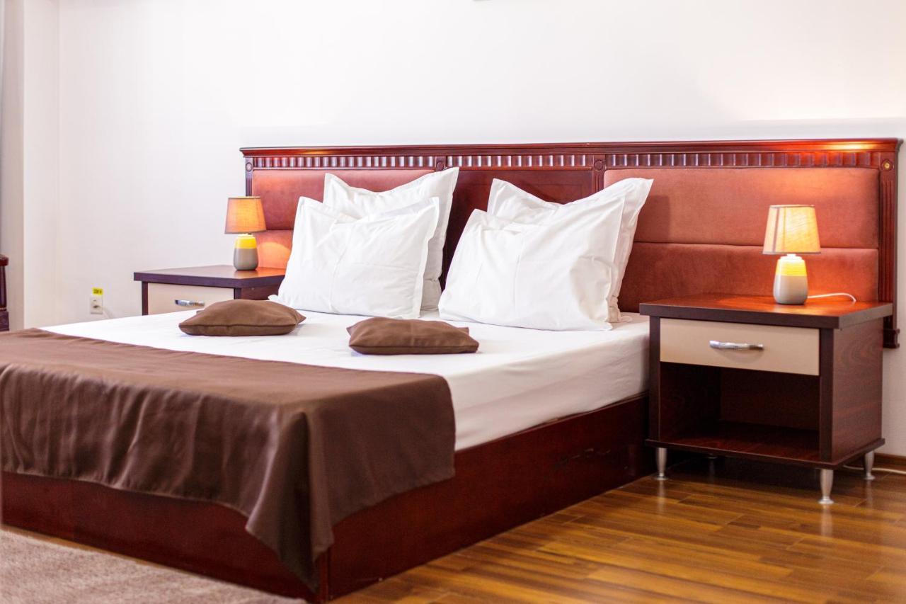 Lira Pacific Aparthotel Constanta Exterior photo
