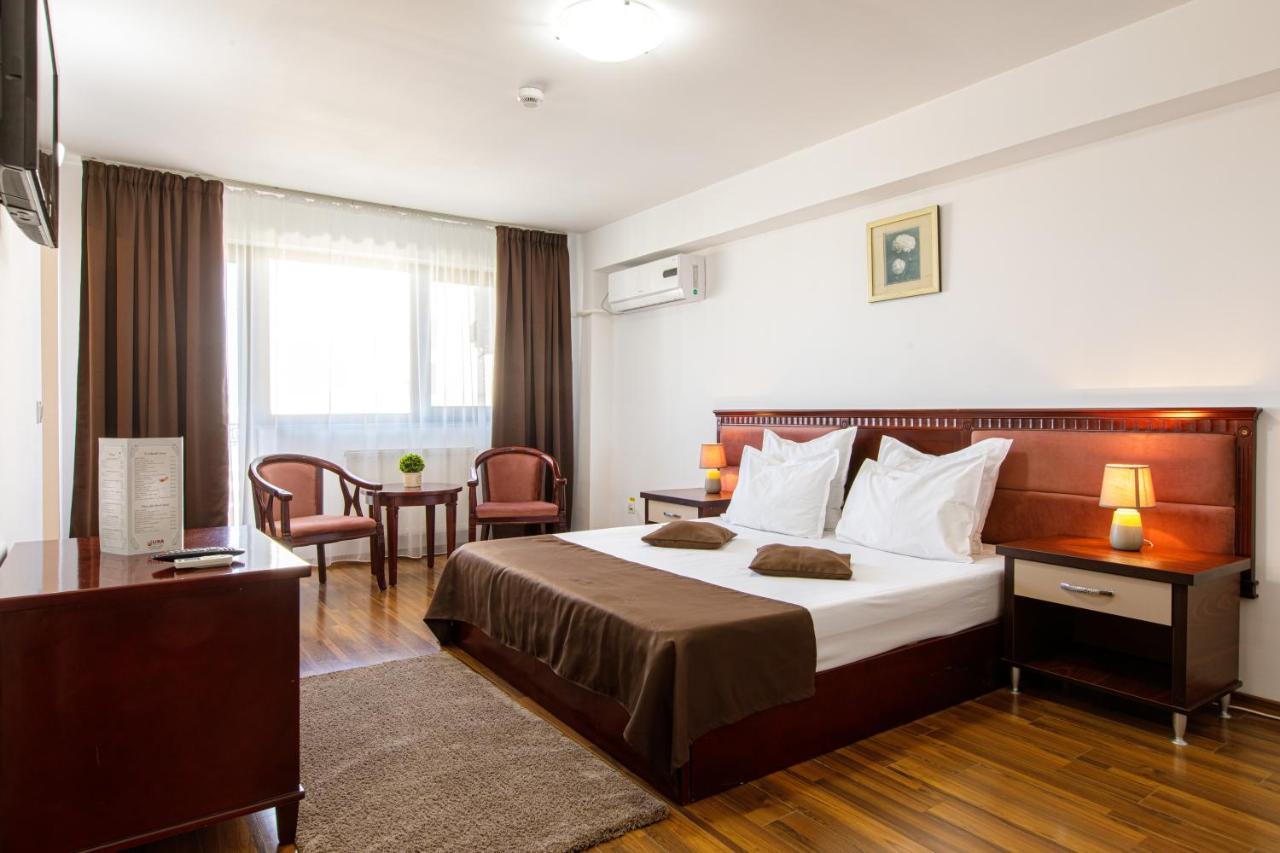 Lira Pacific Aparthotel Constanta Exterior photo