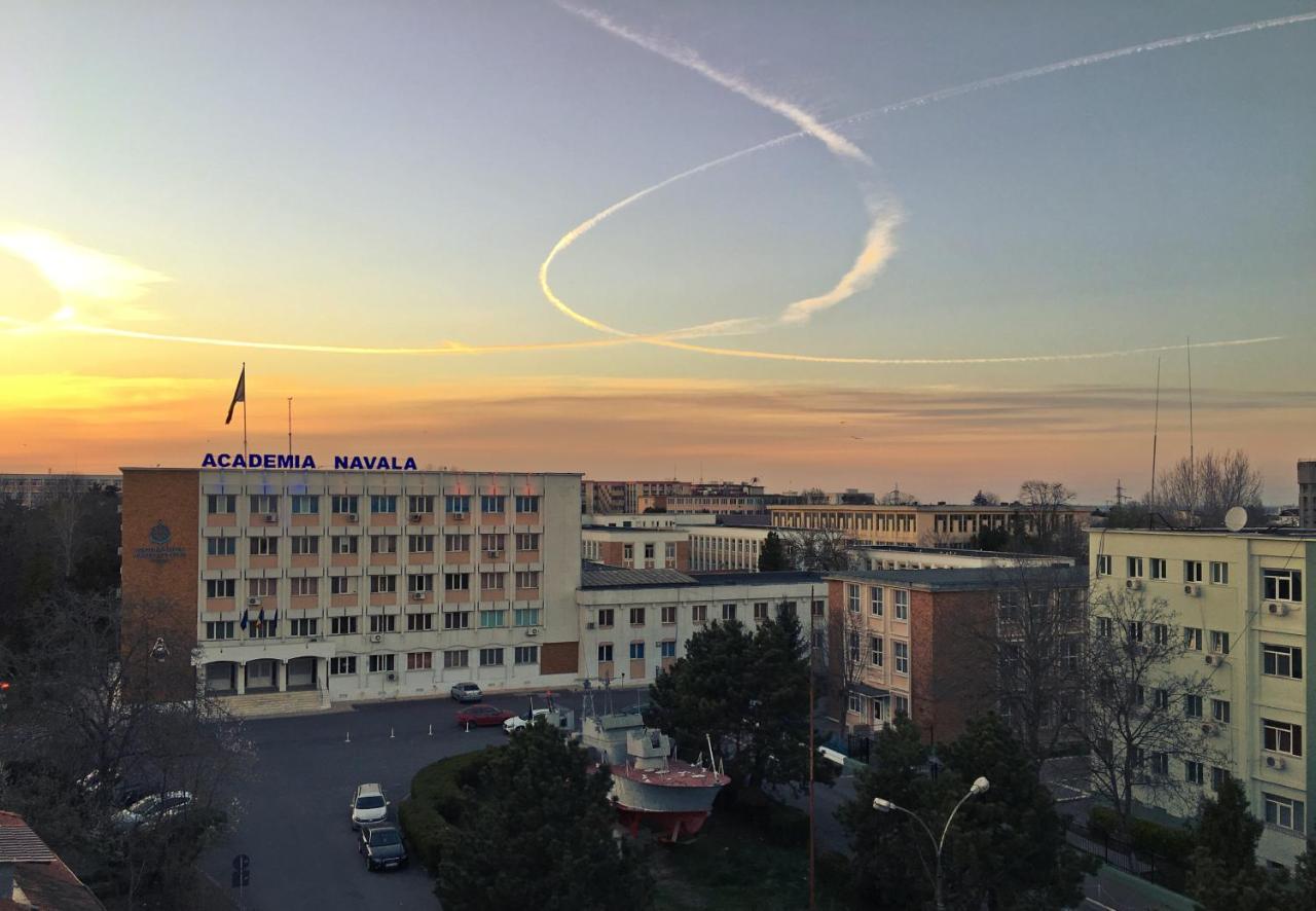 Lira Pacific Aparthotel Constanta Exterior photo