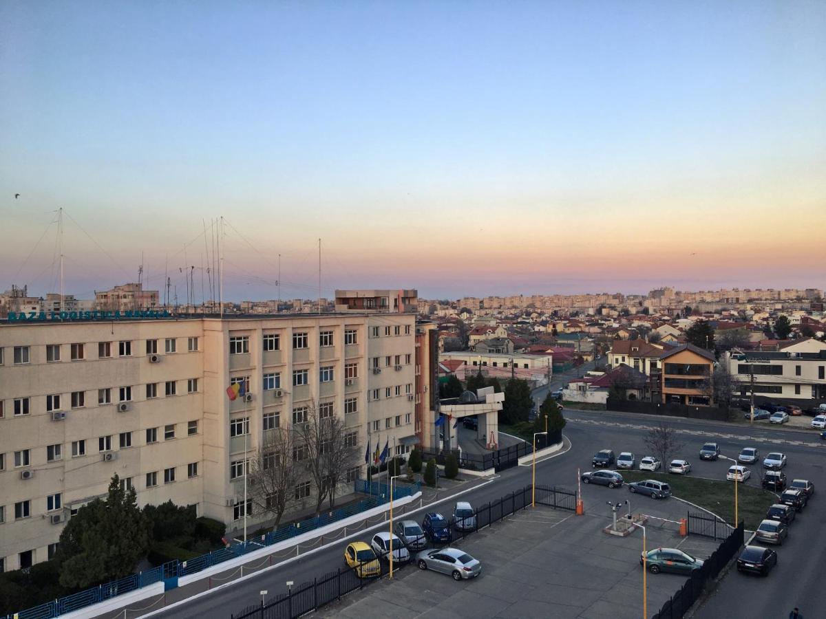 Lira Pacific Aparthotel Constanta Exterior photo