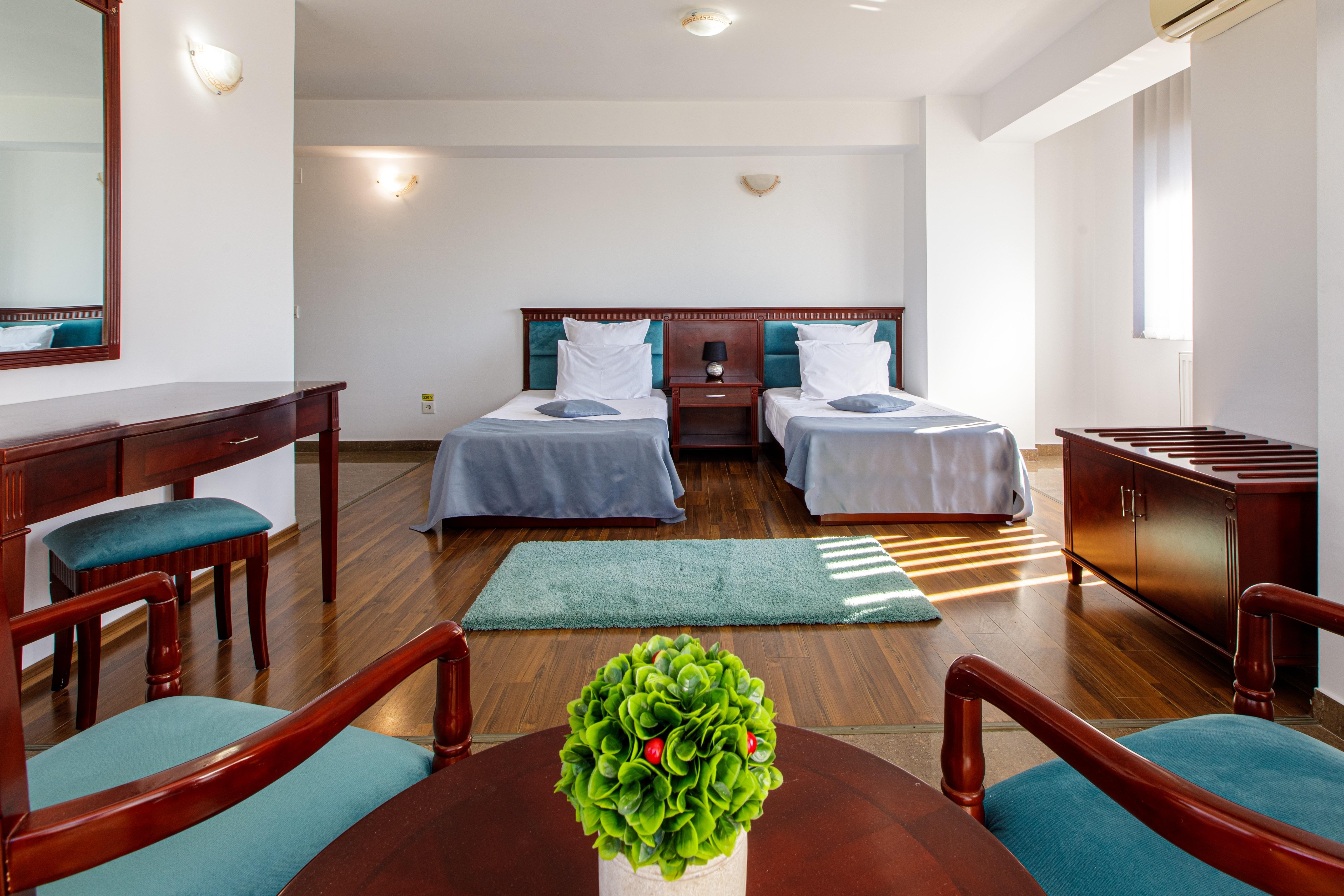Lira Pacific Aparthotel Constanta Exterior photo